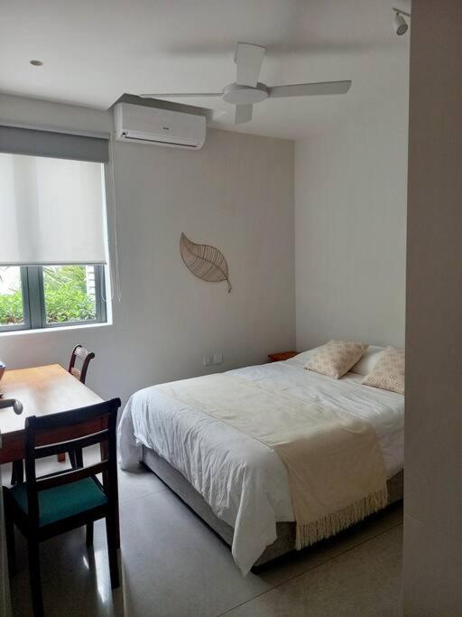 Beachfront Apartment Tamarin Exterior foto